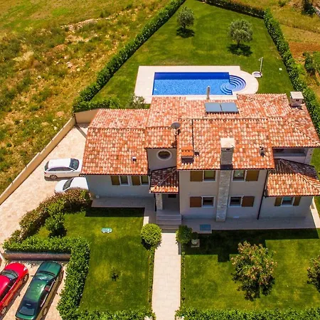 Holiday home Gorgeous In With Kitchen Vodnjan