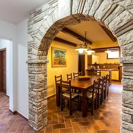 Gorgeous In With Kitchen Holiday home *