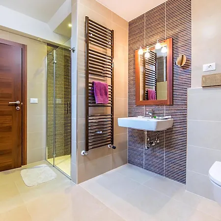 Gorgeous In With Kitchen