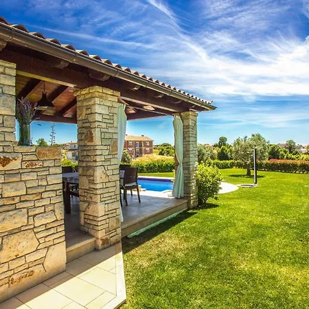 Gorgeous In With Kitchen Holiday home Vodnjan